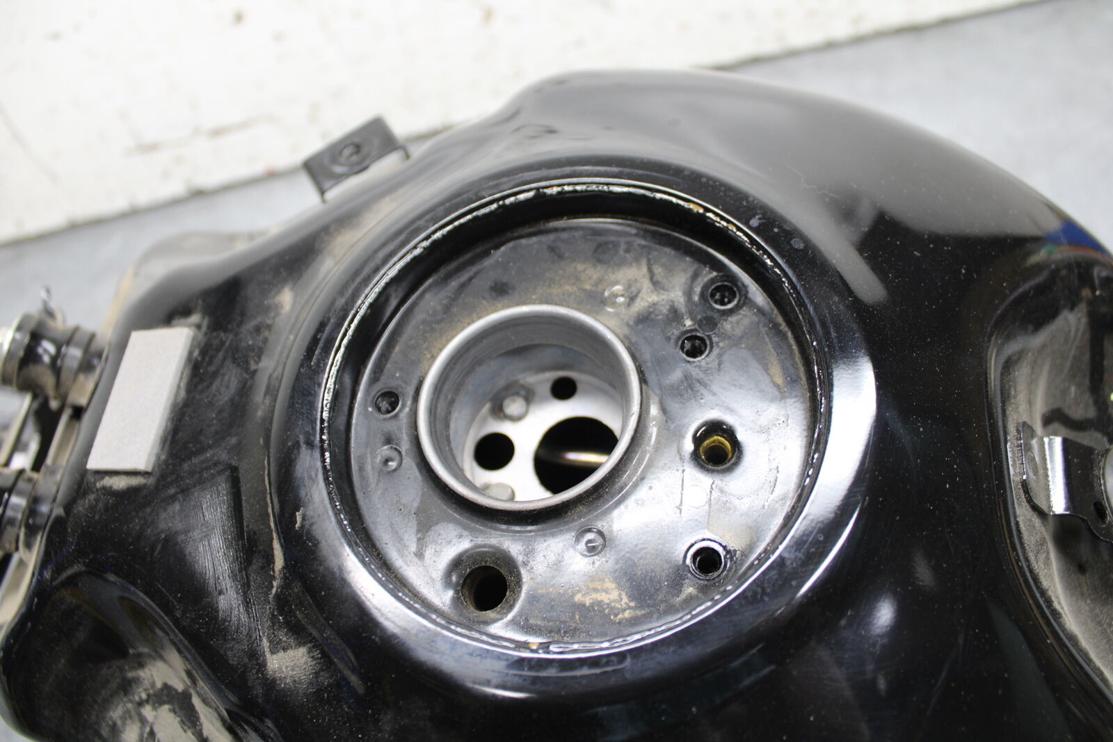 19-24 YAMAHA R3 GAS TANK FUEL CELL PETROL RESERVOIR BB736