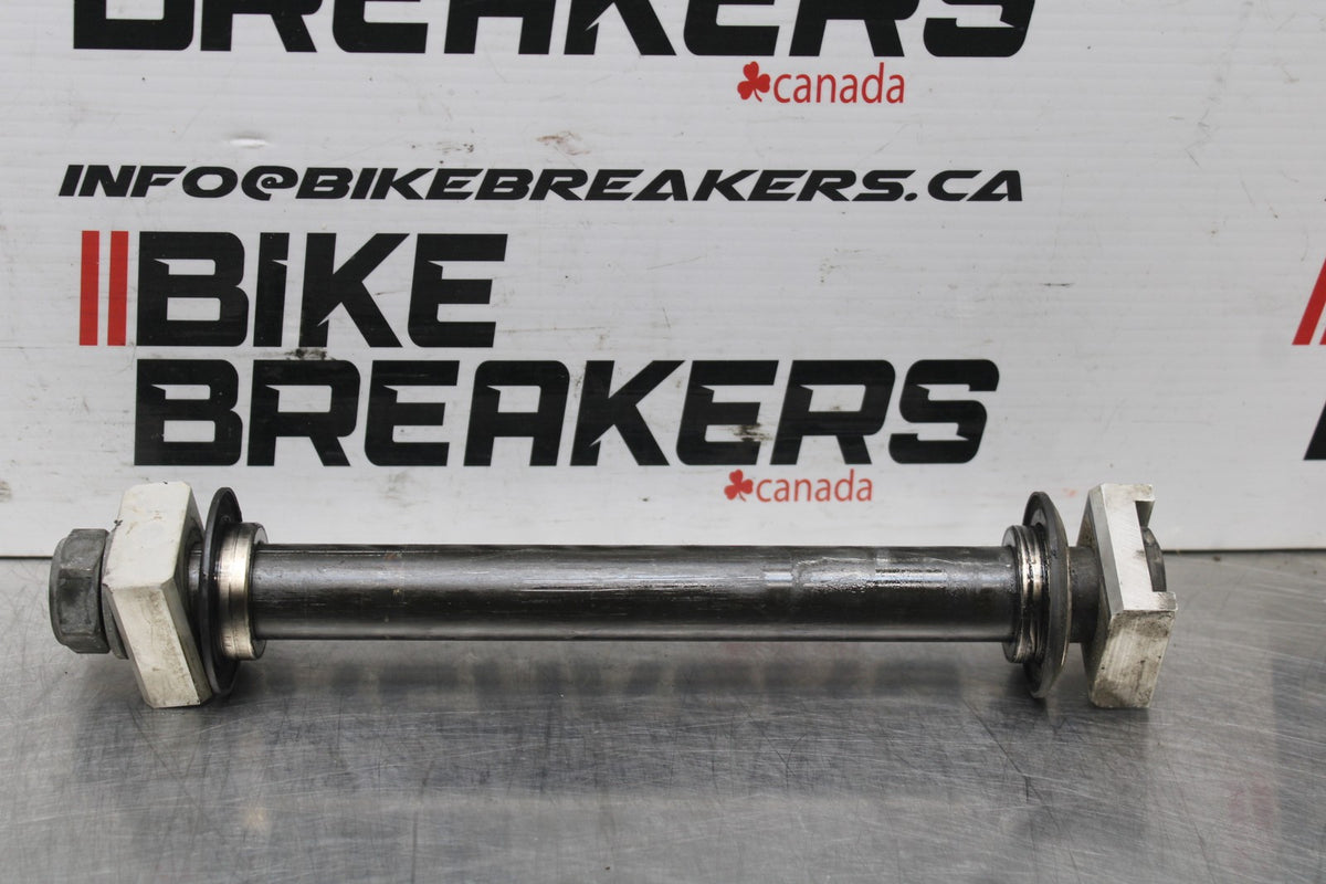 05 YAMAHA YZF R6 REAR AXLE BACK WHEEL RIM PIVOT BOLT AXEL BB814