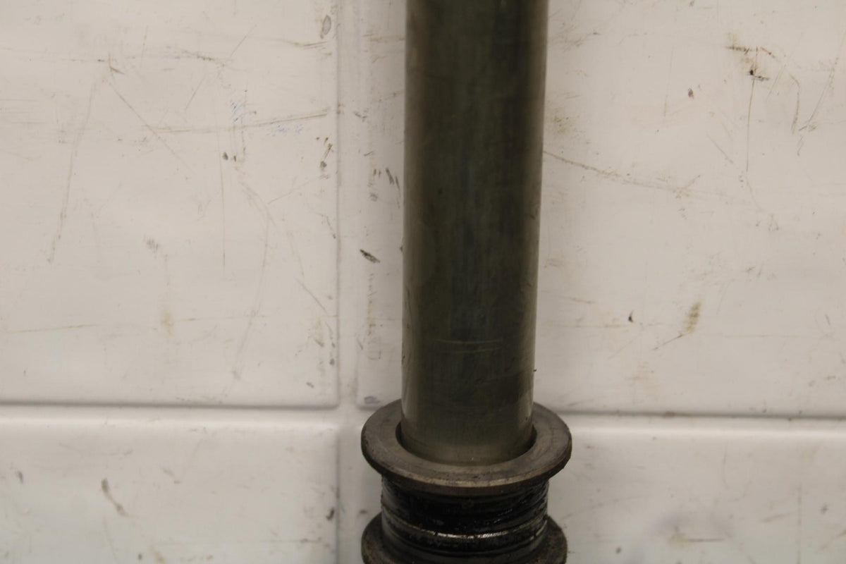 2011 Kawasaki Ninja ZX6R ZX600R FRONT WHEEL RIM AXLE PIVOT BOLT 41068-0604 BB587