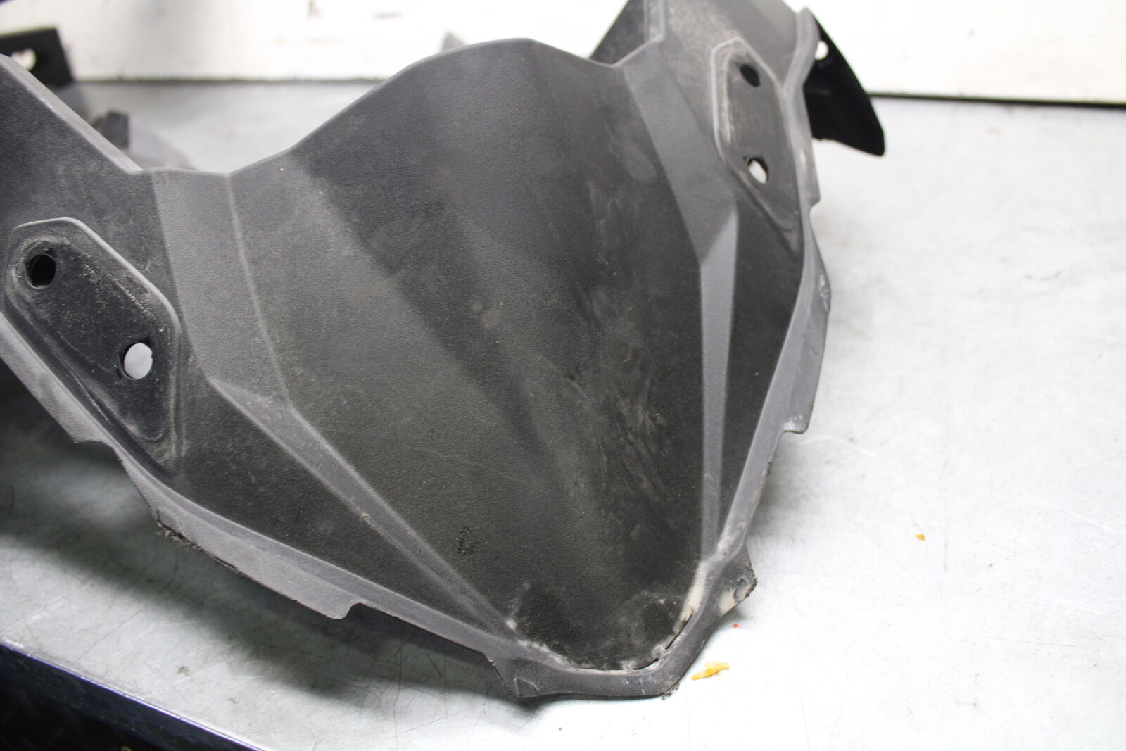 18-23 KAWASAKI NINJA 400 FRONT CENTER COWL FAIRING BB660