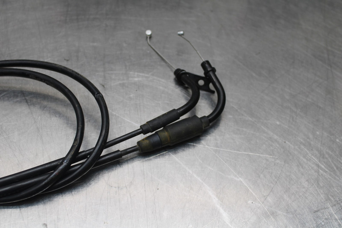 15 SUZUKI GW250F THROTTLE CABLES LINES BB789