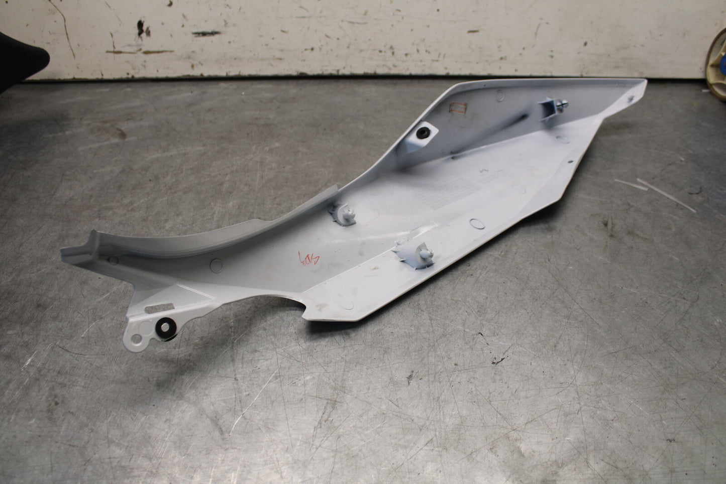 18-23 KAWASAKI NINJA 400 RIGHT REAR BACK TAIL FAIRING COWL SHROUD BB660