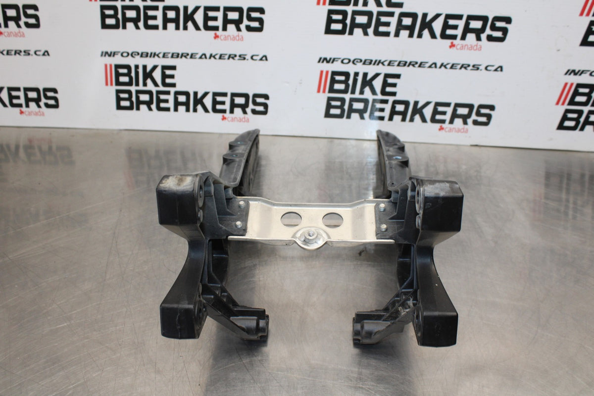 06-07 SUZUKI GSXR 600 FRONT SUBFRAME SUB FRAME BB178