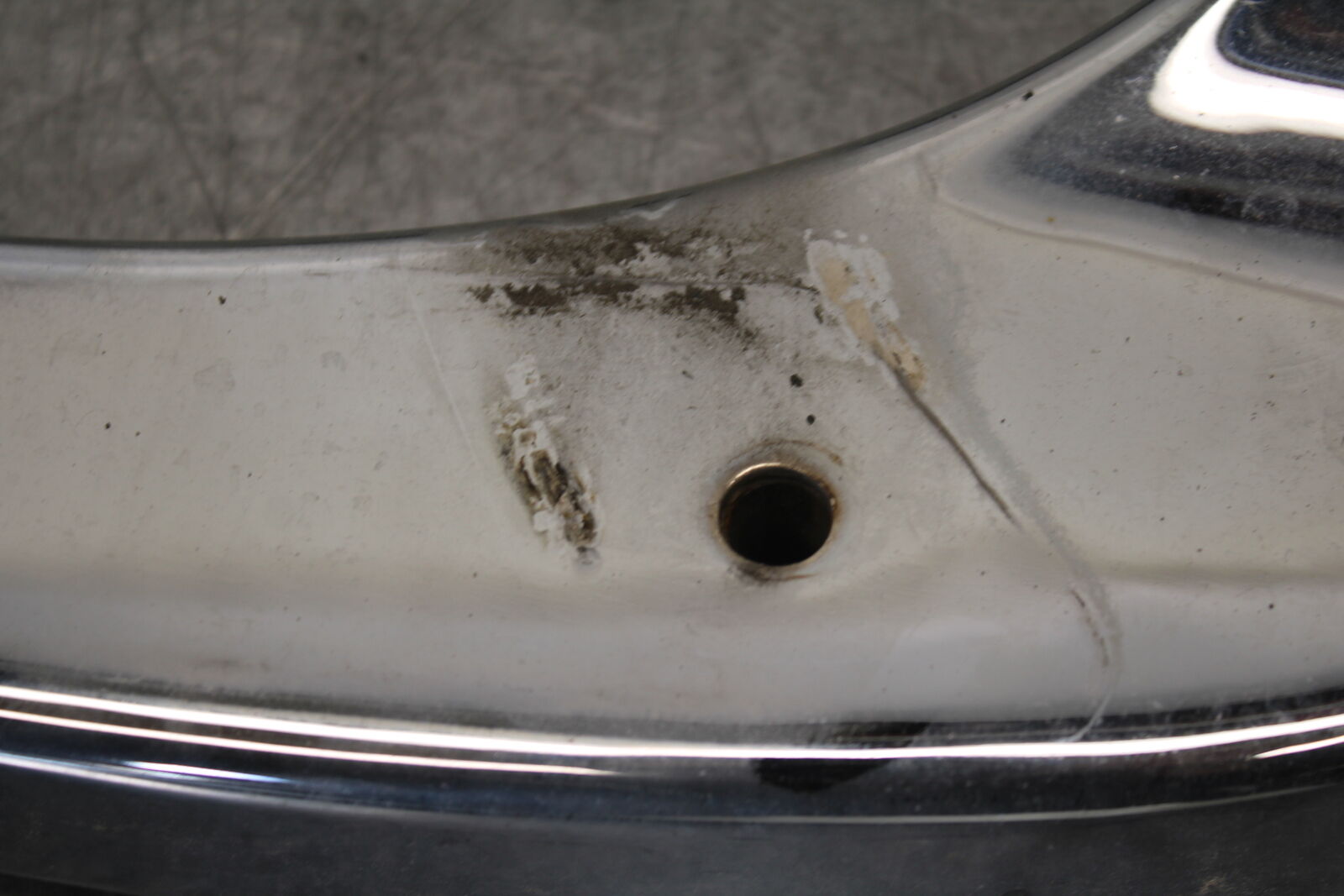 05-09 SUZUKI BOULEVARD C90 REAR BACK FENDER SUPPORT FRAME SUBFRAME BB692