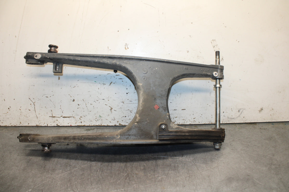13-16 KTM 390 DUKE REAR SWINGARM BACK SUSPENSION SWING ARM BB748