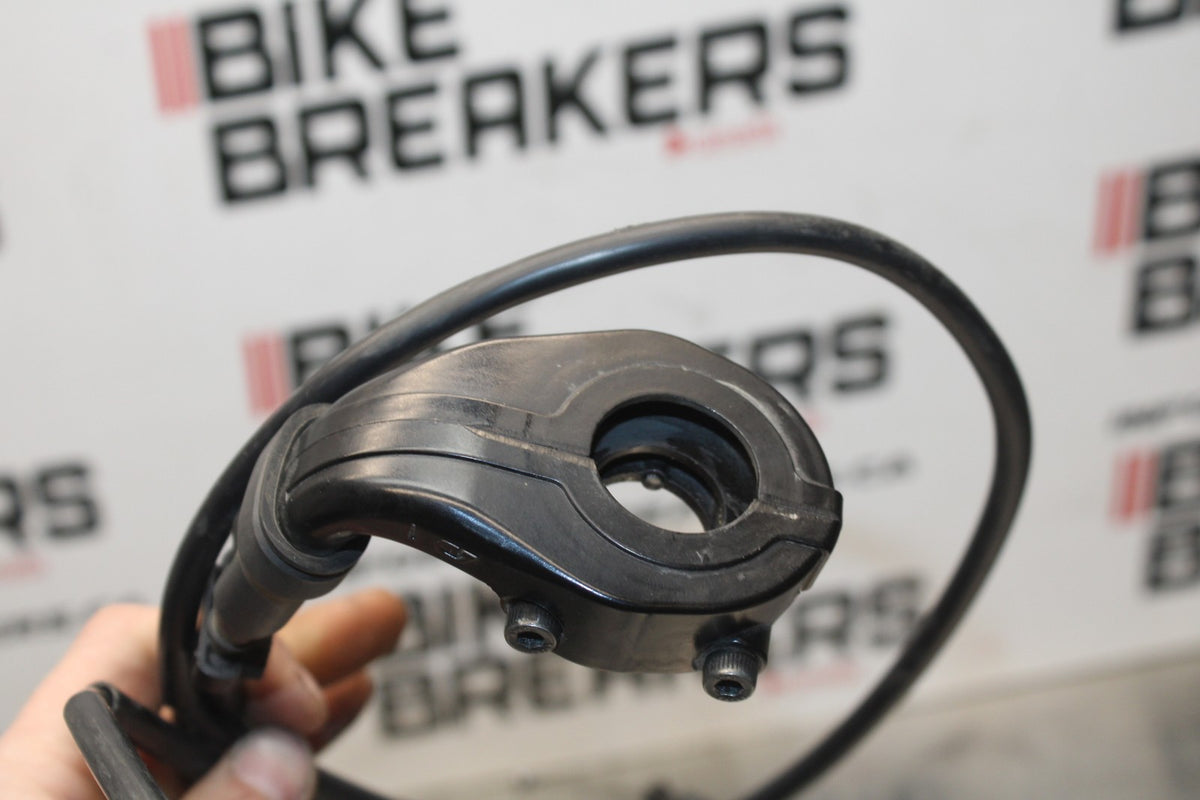 16 YAMAHA XSR900 THROTTLE CABLES LINES BB786