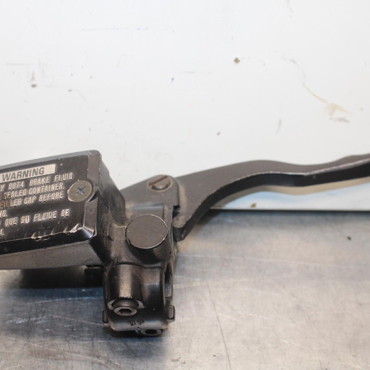 1985 Kawasaki Ninja 900R ZX900A FRONT BRAKE MASTER CYLINDER w/ LEVER BB84