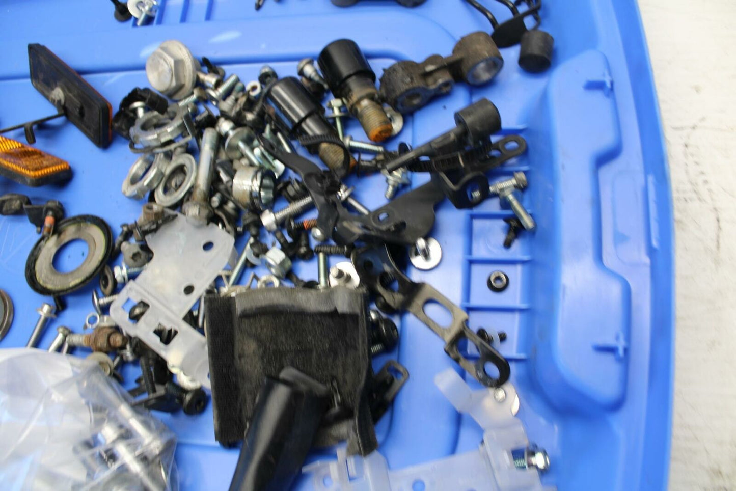 17-19 YAMAHA FZ09 ENGINE MOUNTING BOLTS  MOTOR SCREWS BB310