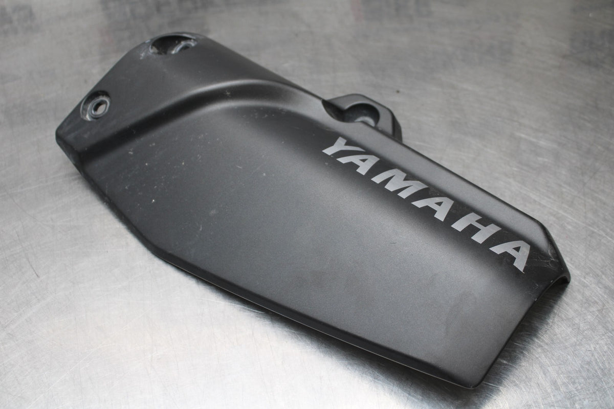 18 YAMAHA SUPER TENERE SIDE PANEL TRIM COWL FAIRING  BB832