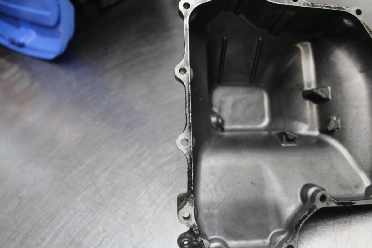 08-09 HONDA CBR1000RR ENGINE MOTOR BOTTOM OIL PAN COVER BB128