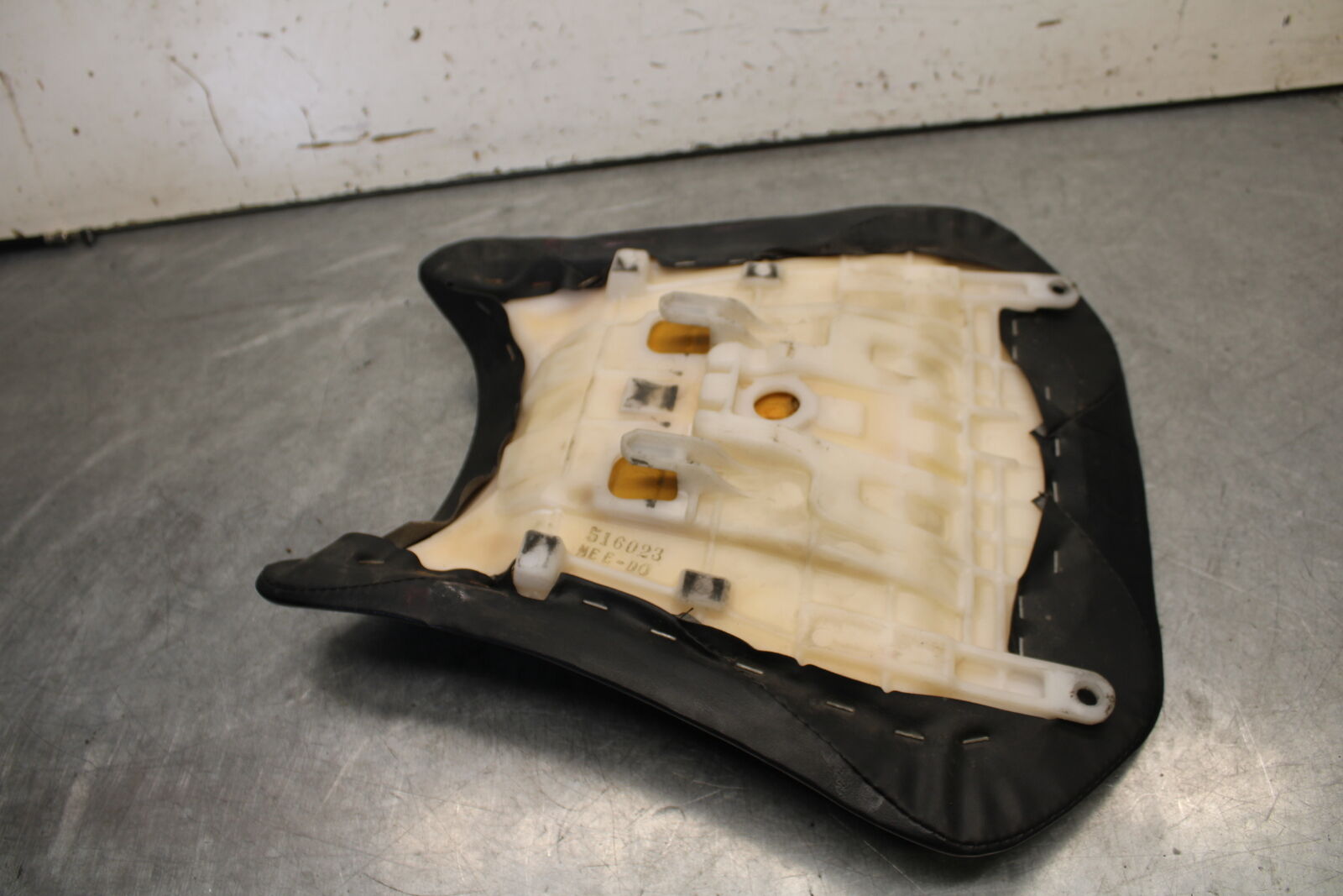 05-06 HONDA CBR600RR FRONT DRIVERS SEAT PAD SADDLE PILLION 77100-MEE-D00 BB655