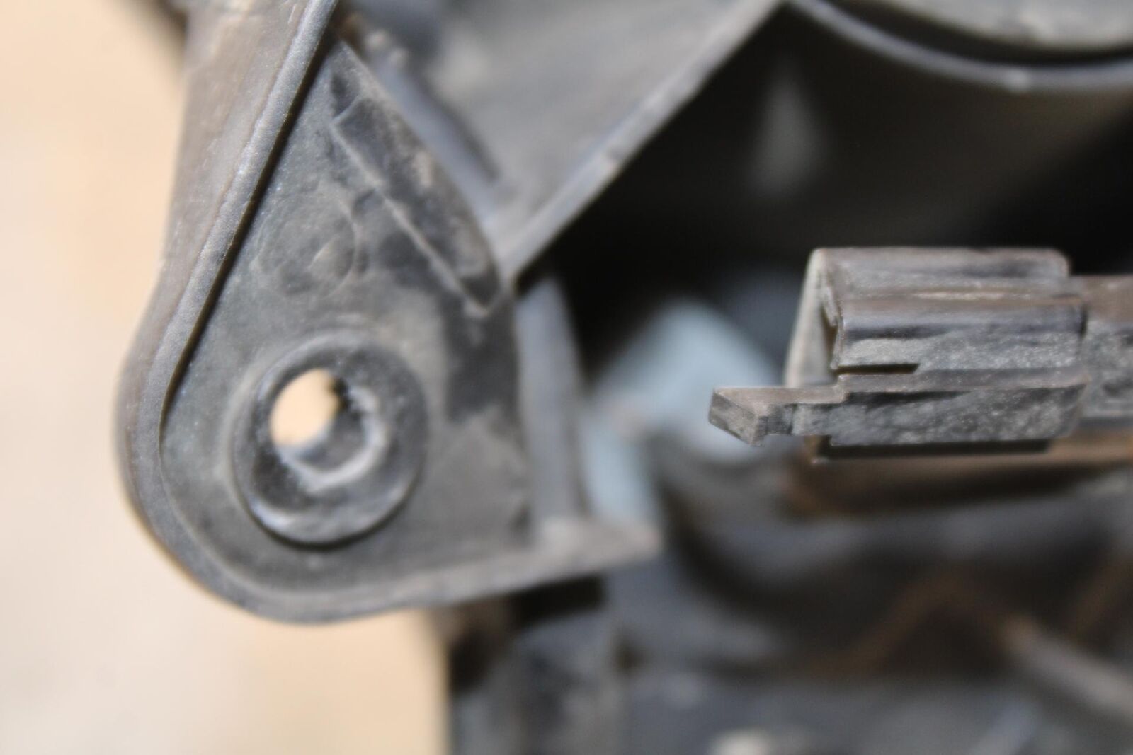 2011 Kawasaki Ninja ZX6R ZX600R FRONT HEADLIGHT LIGHT LAMP 23007-0101 BB587