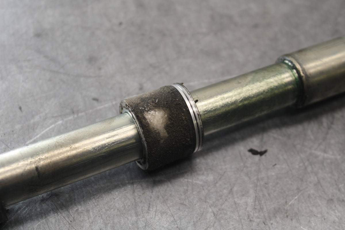 07-08 TRIUMPH DAYTONA 675 FRONT WHEEL RIM AXLE PIVOT BOLT BB685