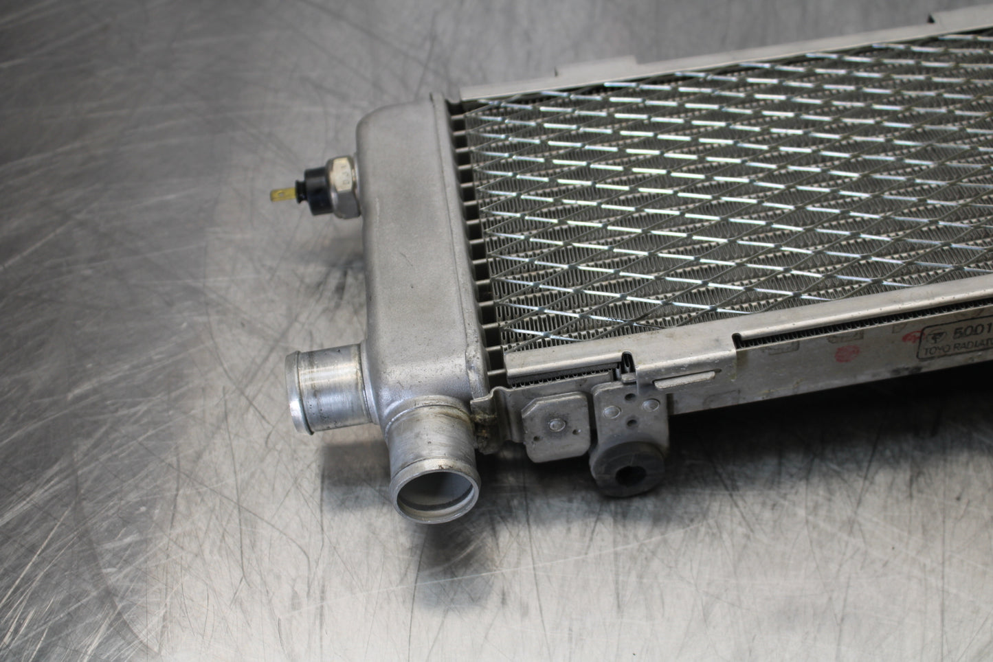 98-05 HONDA SUPER HAWK 1000 VTR1000F RIGHT ENGINE RADIATOR MOTOR COOLER BB152