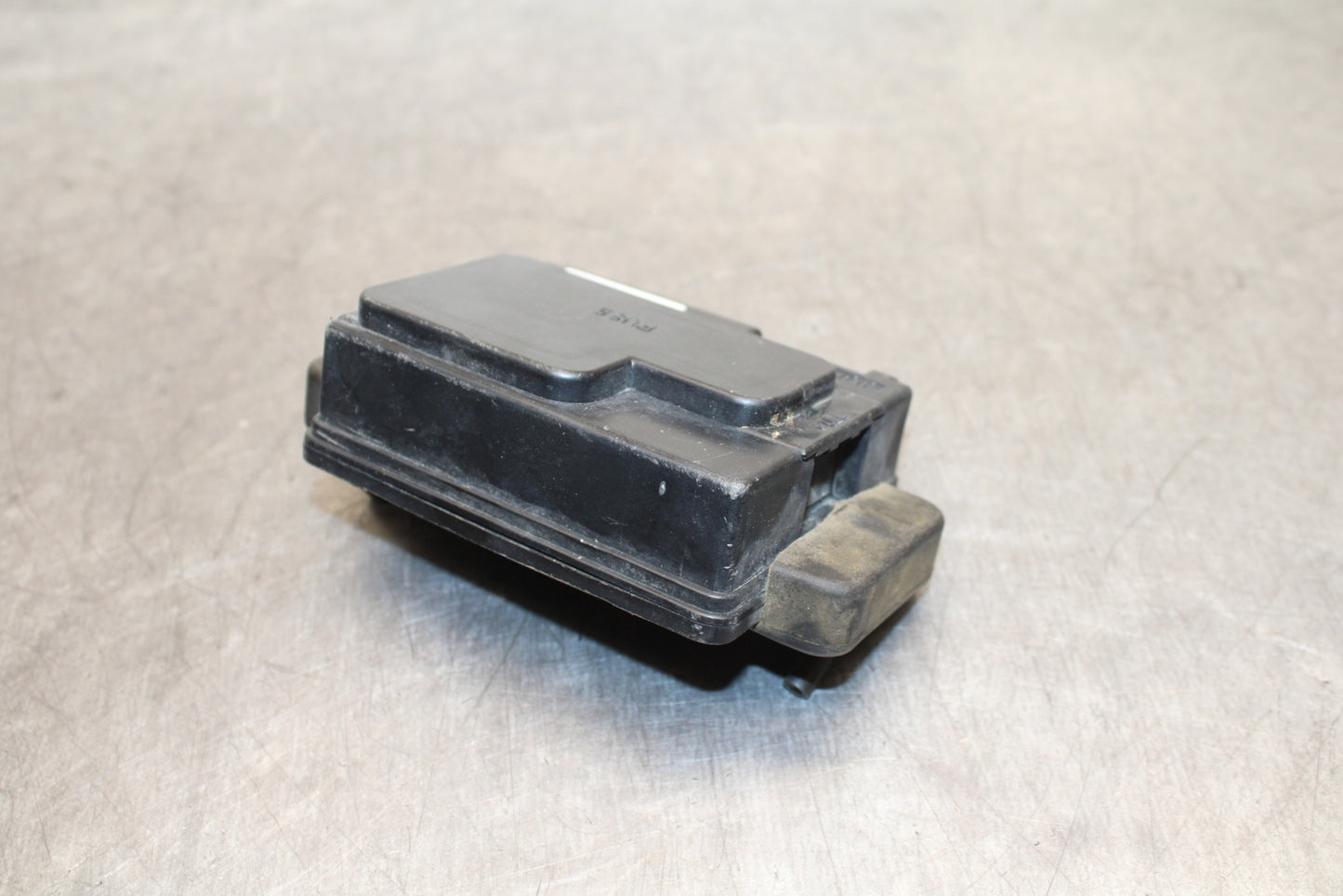 03-08 KAWASAKI VULCAN 1600 FUSE BOX BB123