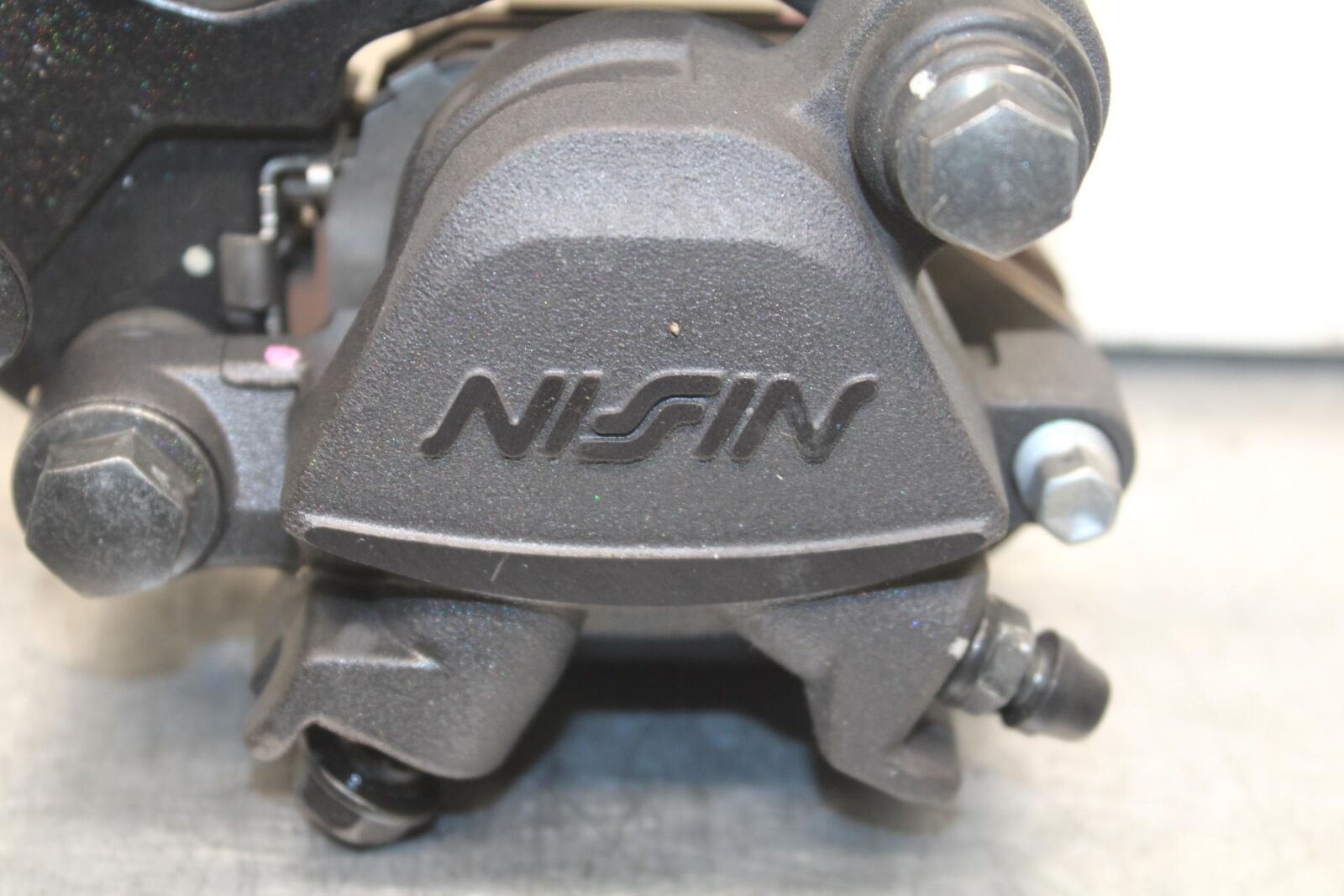 12-17 KAWASAKI ER-6N Z650 REAR BACK BRAKE CALIPER W MOUNT BRACKET BB607