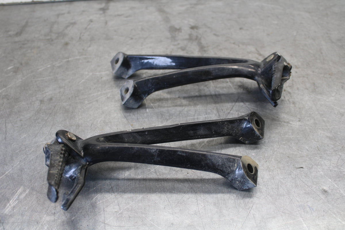 06-07 SUZUKI GSXR 600 REAR BACK PASSENGER PEG SET PAIR BB694