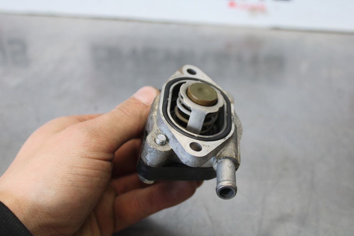 11-24 SUZUKI GSXR750 THERMOSTAT W HOUSING ASSEMBLY BB879