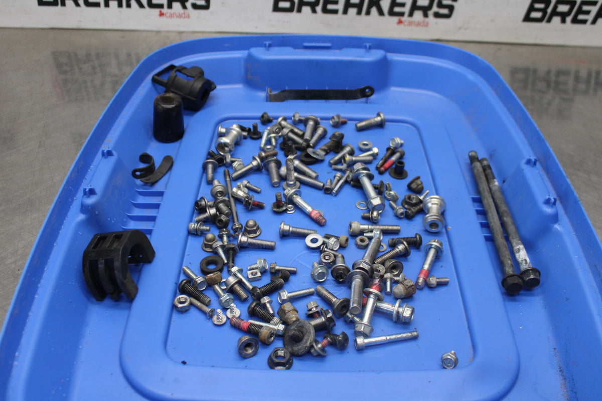 23 KAWASAKI Z900RS MOUNTING BOLTS HARDWARE SCREWS BB935