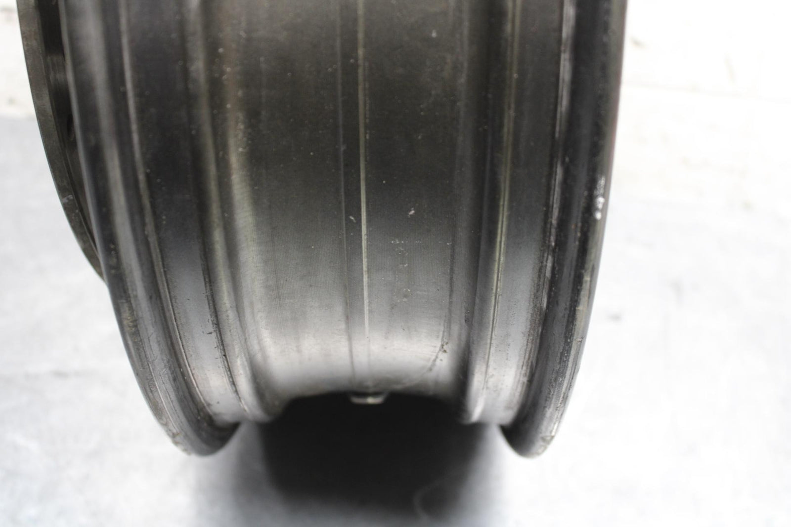 2005 Kawasaki Vulcan 1600 VN1600D Nomad REAR ROTOR AND WHEEL BB556