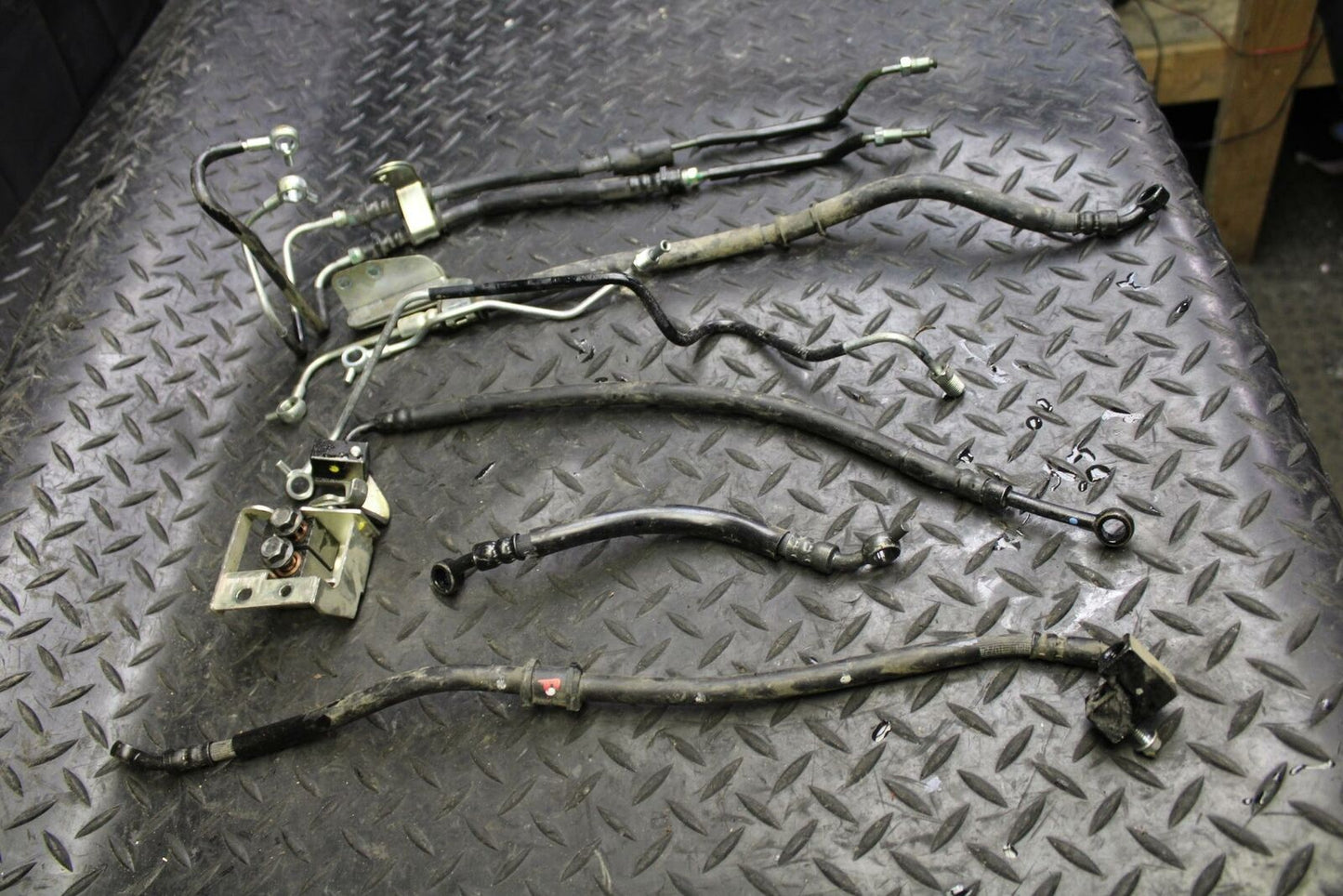 19 YAMAHA YZF R3 ABS BRAKE HOSE FLUID LINE BB177
