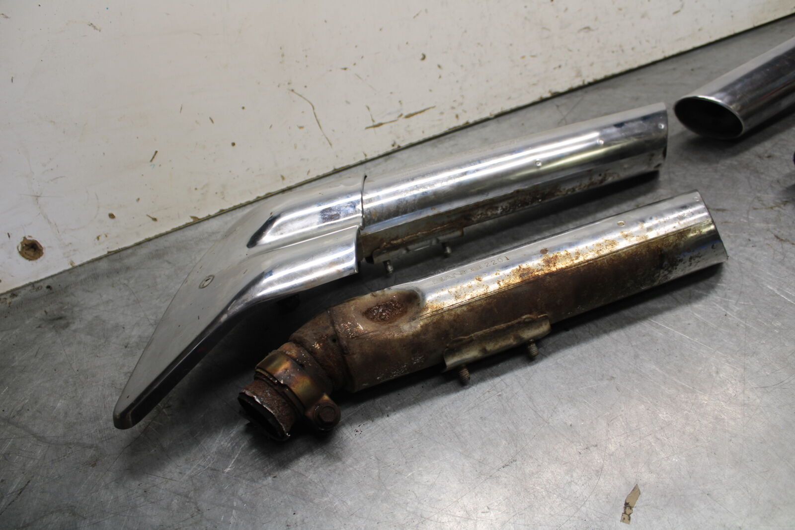85-86 SUZUKI MADURA 1200 EXHAUST PIPE  BB691