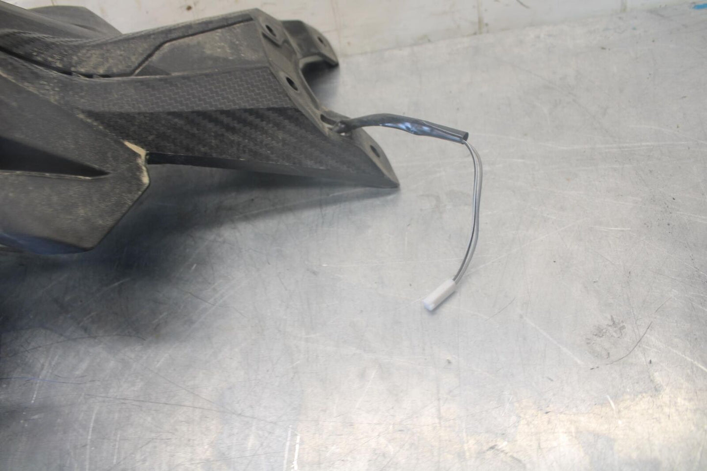 15-21 SUZUKI GSXR600 REAR BACK FENDER MUD GUARD BB460