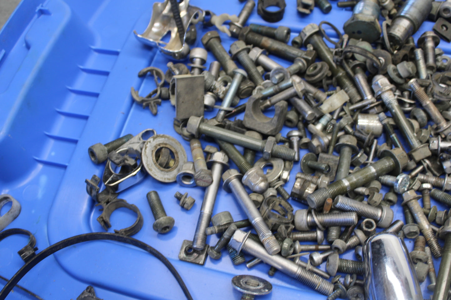 05-06 YAMAHA ROYAL STAR MOUNTING BOLTS HARDWARE MOTOR SCREWS BB697
