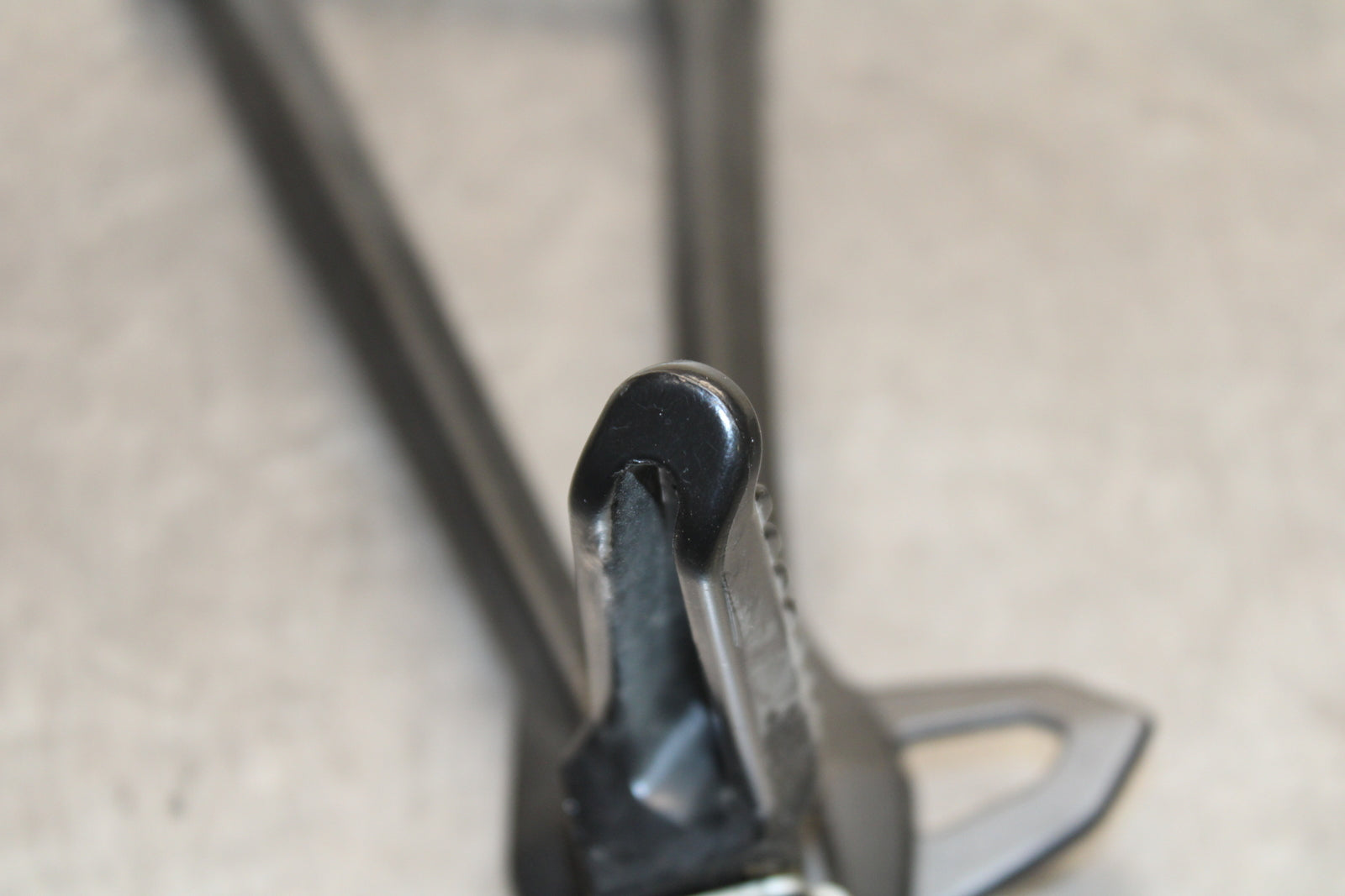 19-23 KAWASAKI NINJA ZX6R LEFT REAR BACK PASSENGER PEG BB749