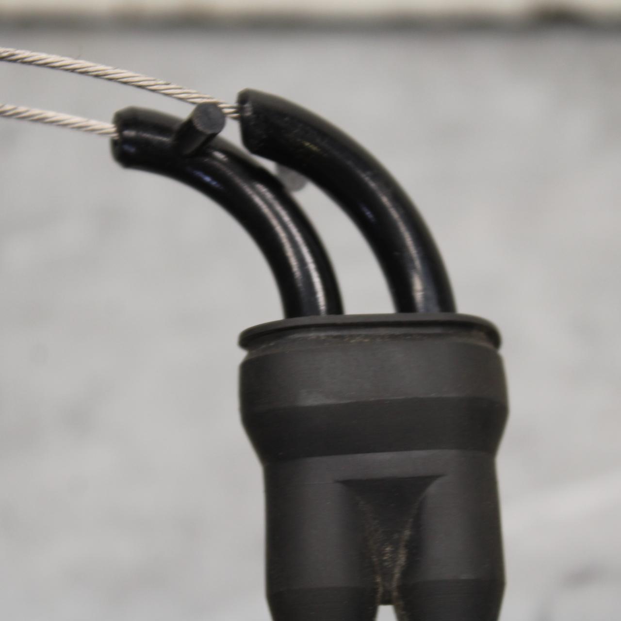 21 KAWASAKI NINJA ZX6R THROTTLE CABLES LINES BB647