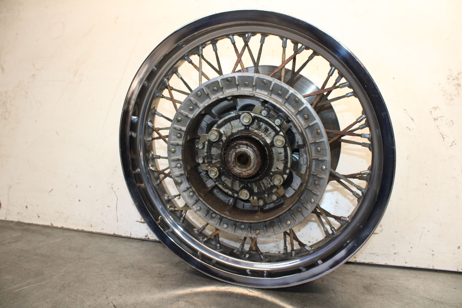 85-86 SUZUKI MADURA 1200 REAR WHEEL REAR RIM  BB691