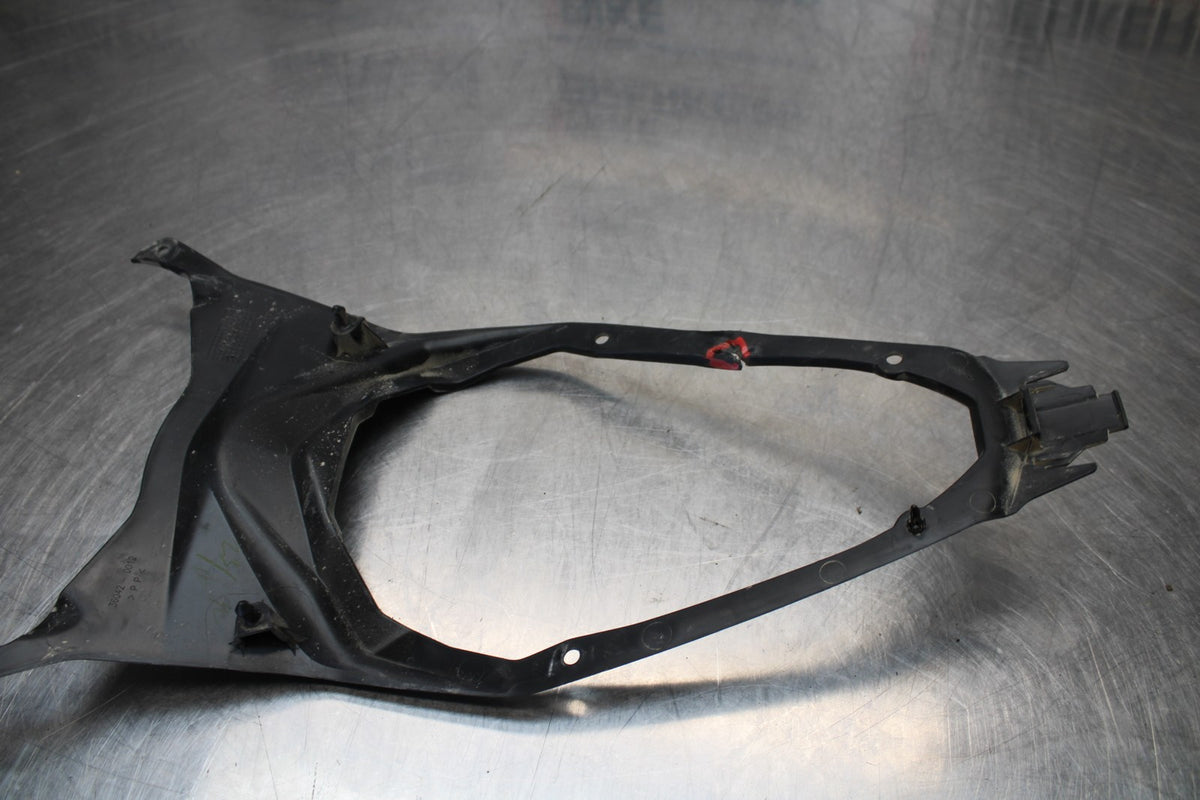 24-25 KAWASAKI NINJA ZX4R CENTER REAR BACK TAIL FAIRING COWL BB174