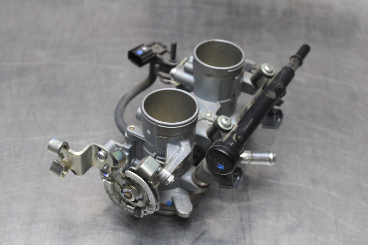 24 KAWASAKI NINJA 500 ABS MAIN FUEL INJECTORS / THROTTLE BODIES BB818