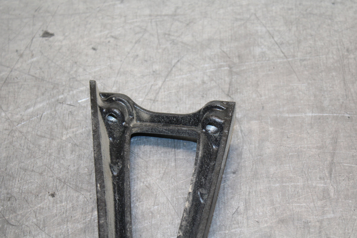 06-07 YAMAHA YZF R6 REAR BACK PASSENGER PEG SET PAIR BB742