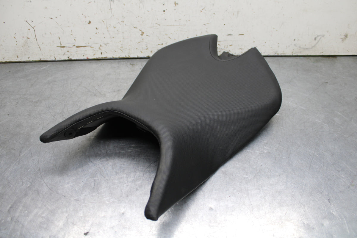 21-24 APRILIA TUONO 660 FACTORY FRONT DRIVERS SEAT PAD SADDLE PILLION BB733