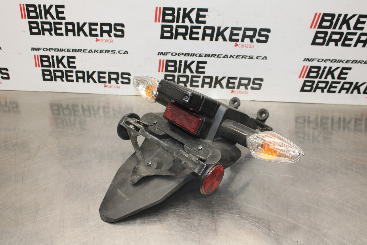 15-19 HONDA CBR300R REAR BACK FENDER MUD GUARD BB800