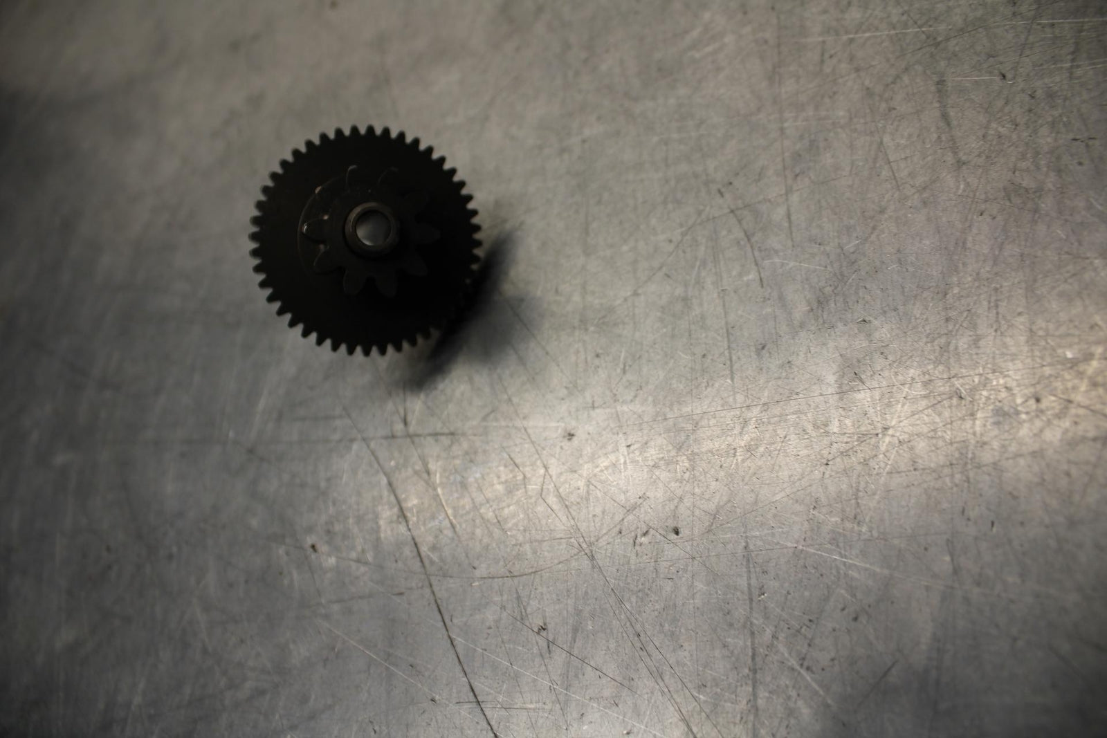 2001 Yamaha YZF R6 ENGINE MOTOR IDLER IDLING GEAR 5SL-15512-00-00 BB68