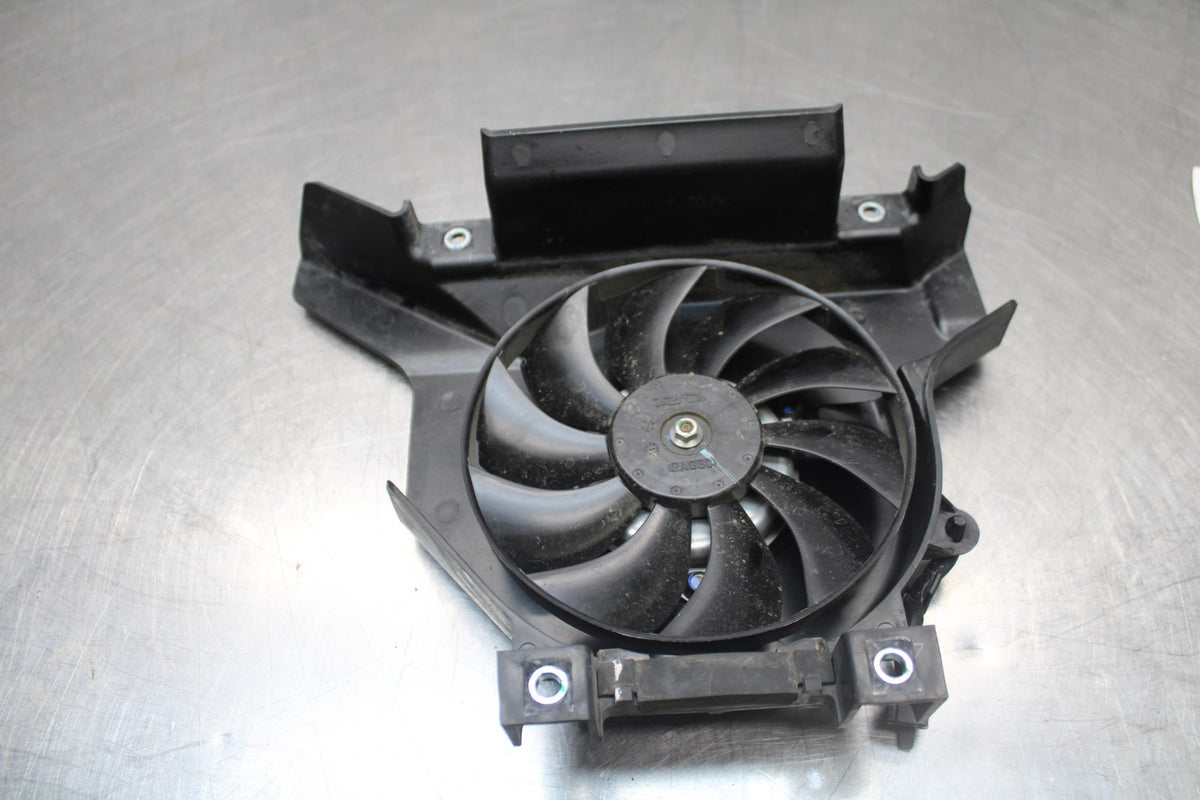 18-26 KAWASAKI Z400 RIGHT ENGINE RADIATOR COOLING FAN MOTOR  BB852