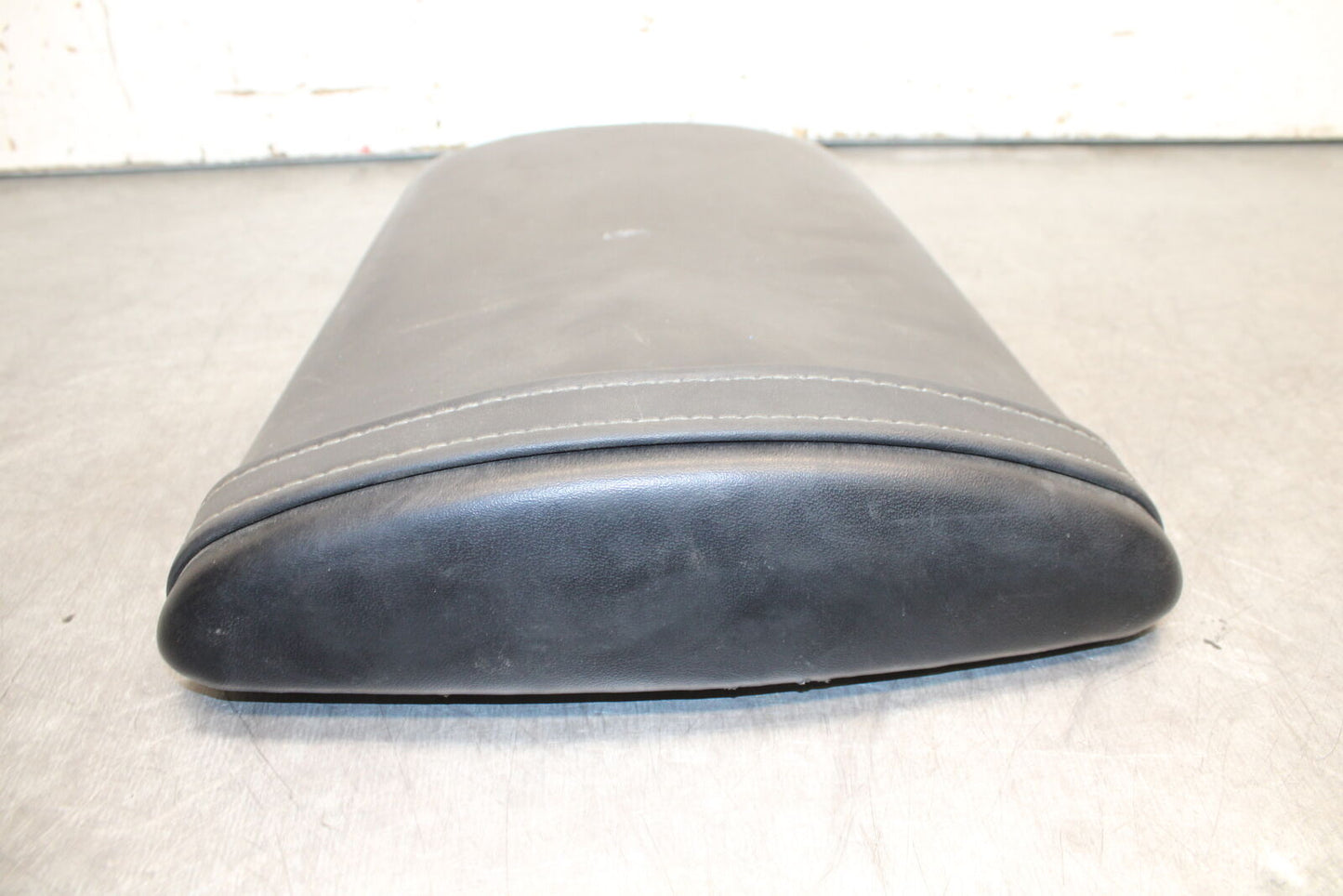 05-06 HONDA CBR600RR REAR BACK PASSENGER TANDEM SEAT PAD SADDLE PILLION BB727