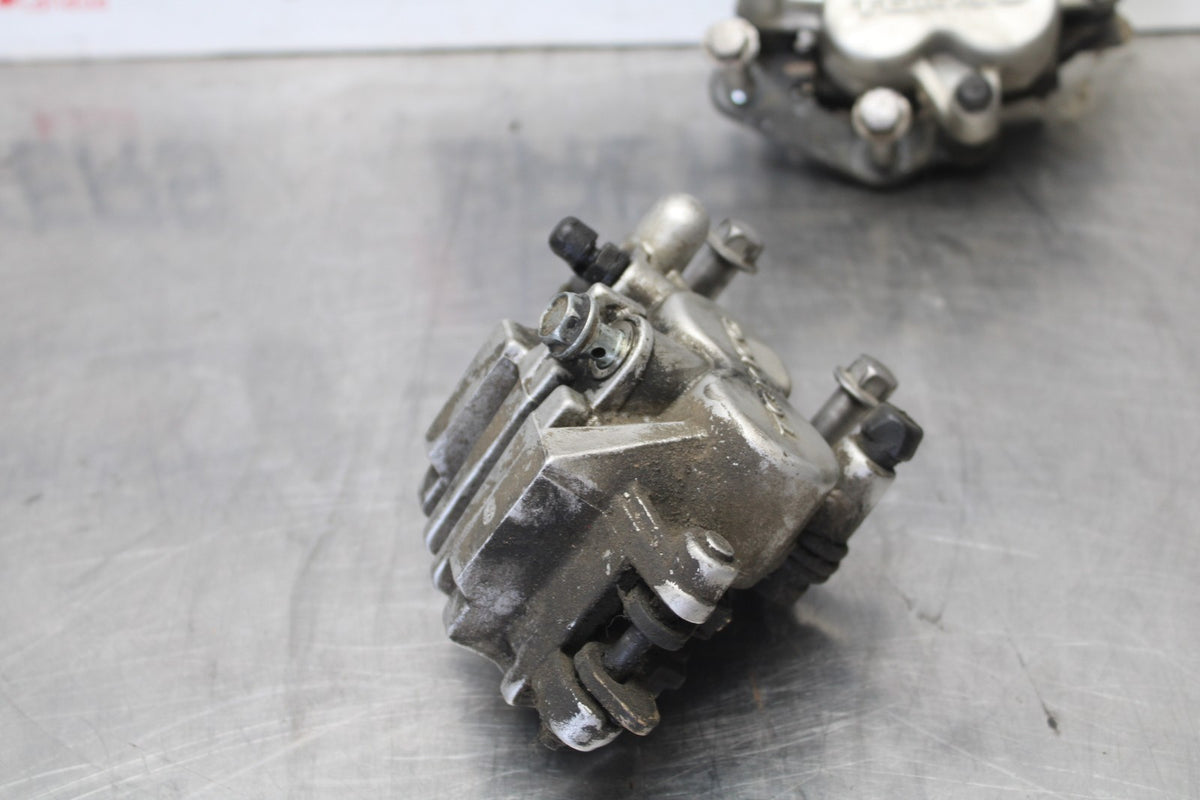 03 KAWASAKI VULCAN 1600 RIGHT LEFT FRONT BRAKE CALIPER SET PAIR CALIPERS BB865