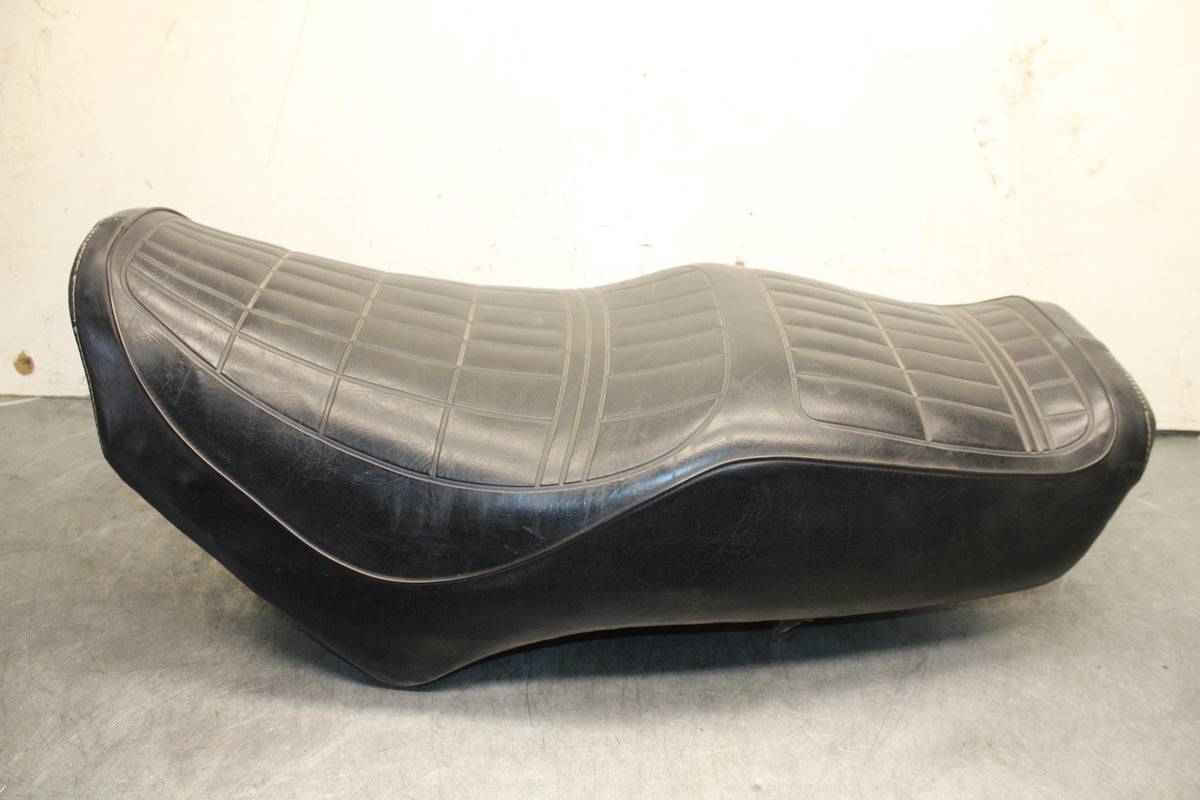 82-83 YAMAHA MAXIM 750 FRONT DRIVERS SEAT BB671