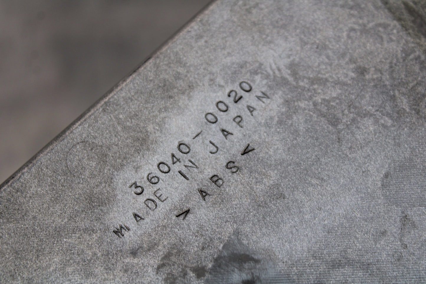 04-05 KAWASAKI NINJA ZX10R CENTER REAR BACK TAIL FAIRING COVER BB163