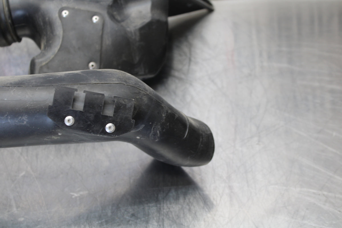 05-06 HONDA CBR600RR RIGHT LEFT AIR INTAKE DUCTS BB159