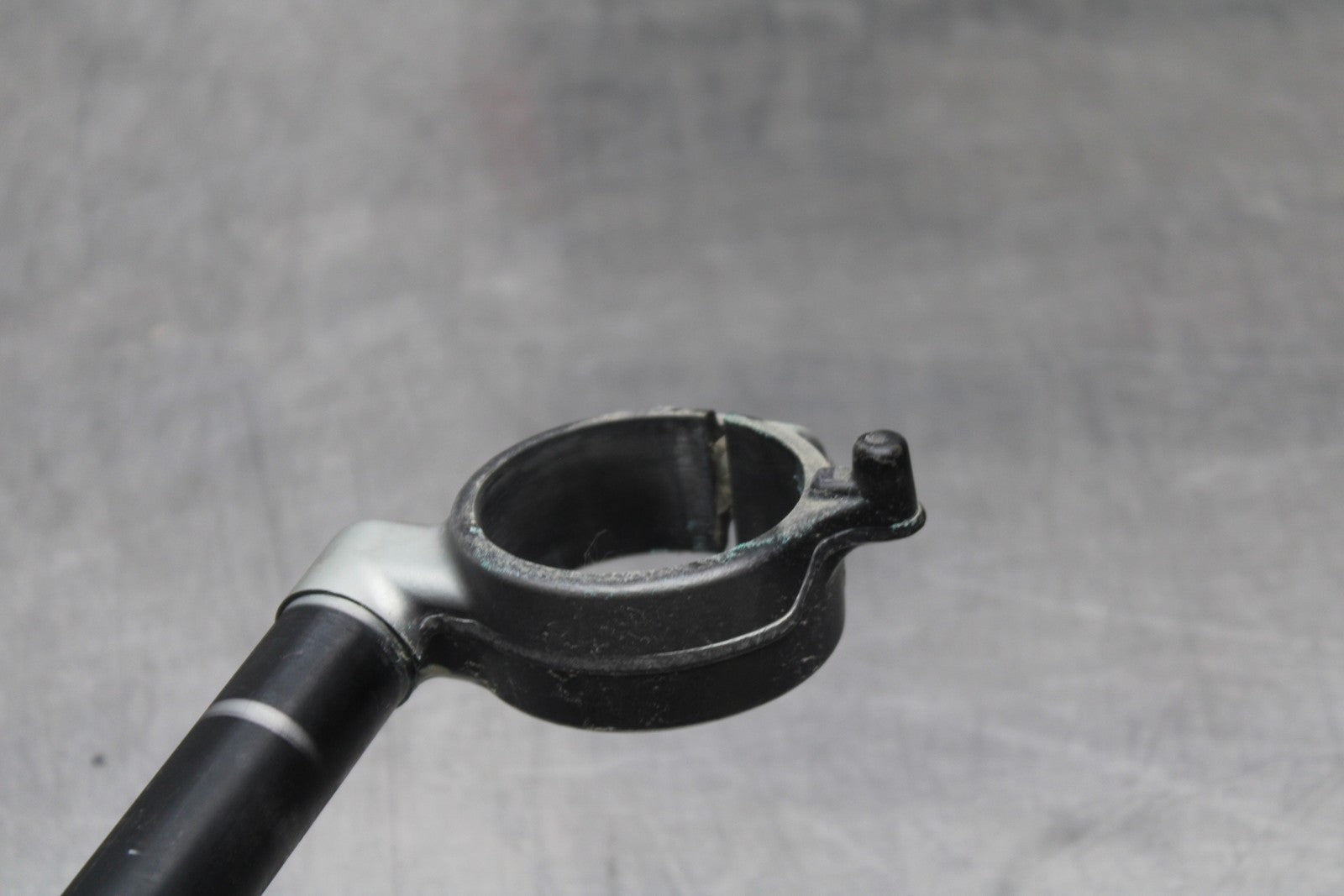 11-22 SUZUKI GSXR 600  LEFT CLIP ON HANDLEBAR BB193