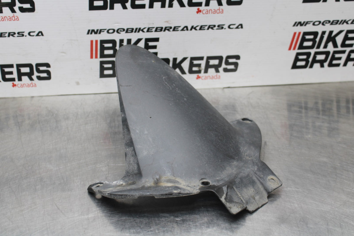 07-12 HONDA CBR600RR REAR BACK WHEEL TIRE HUGGER FENDER BB812