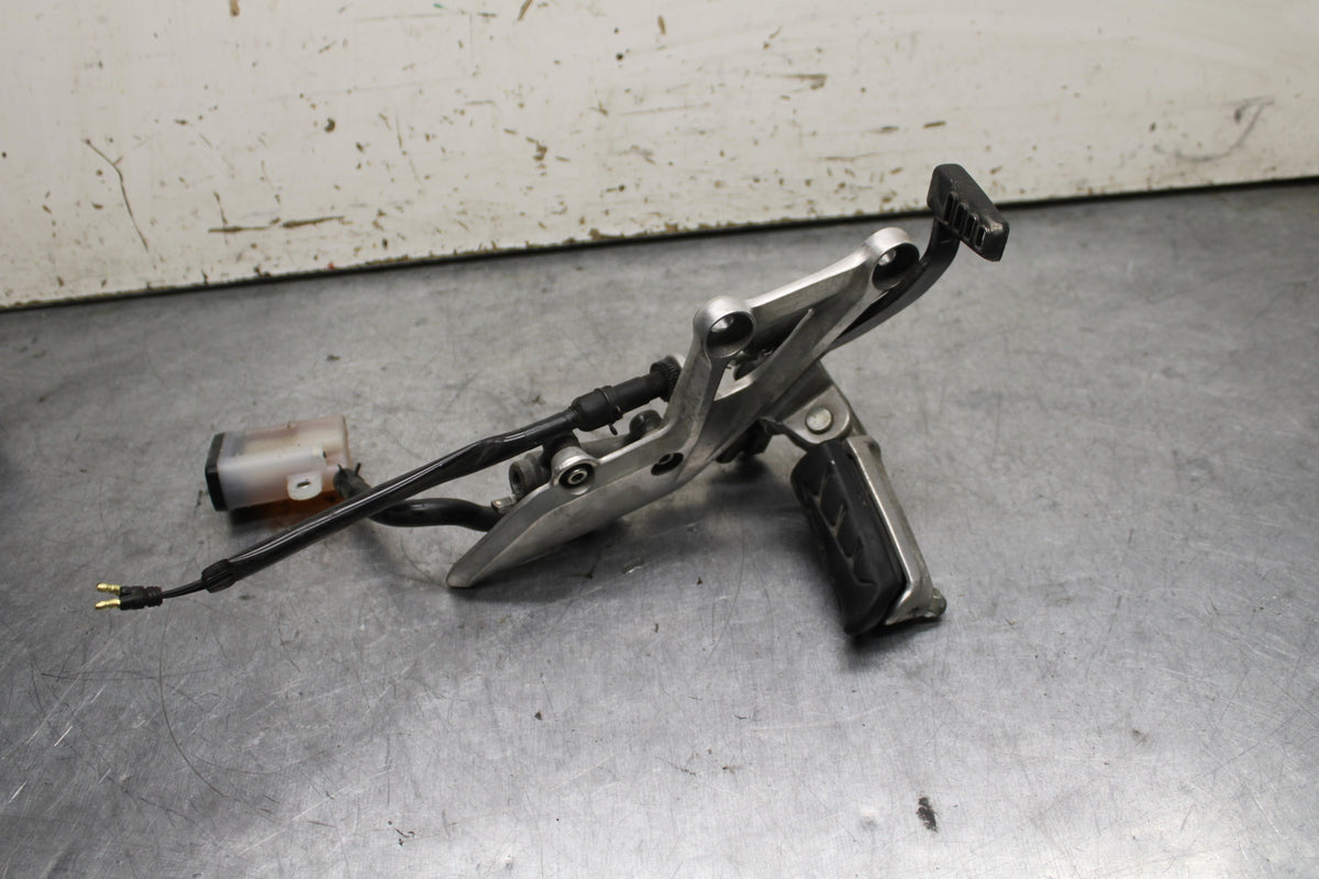15-16 HONDA CB300F RIGHT REARSET REAR SET DRIVER FOOT PEG REST STOP BB740