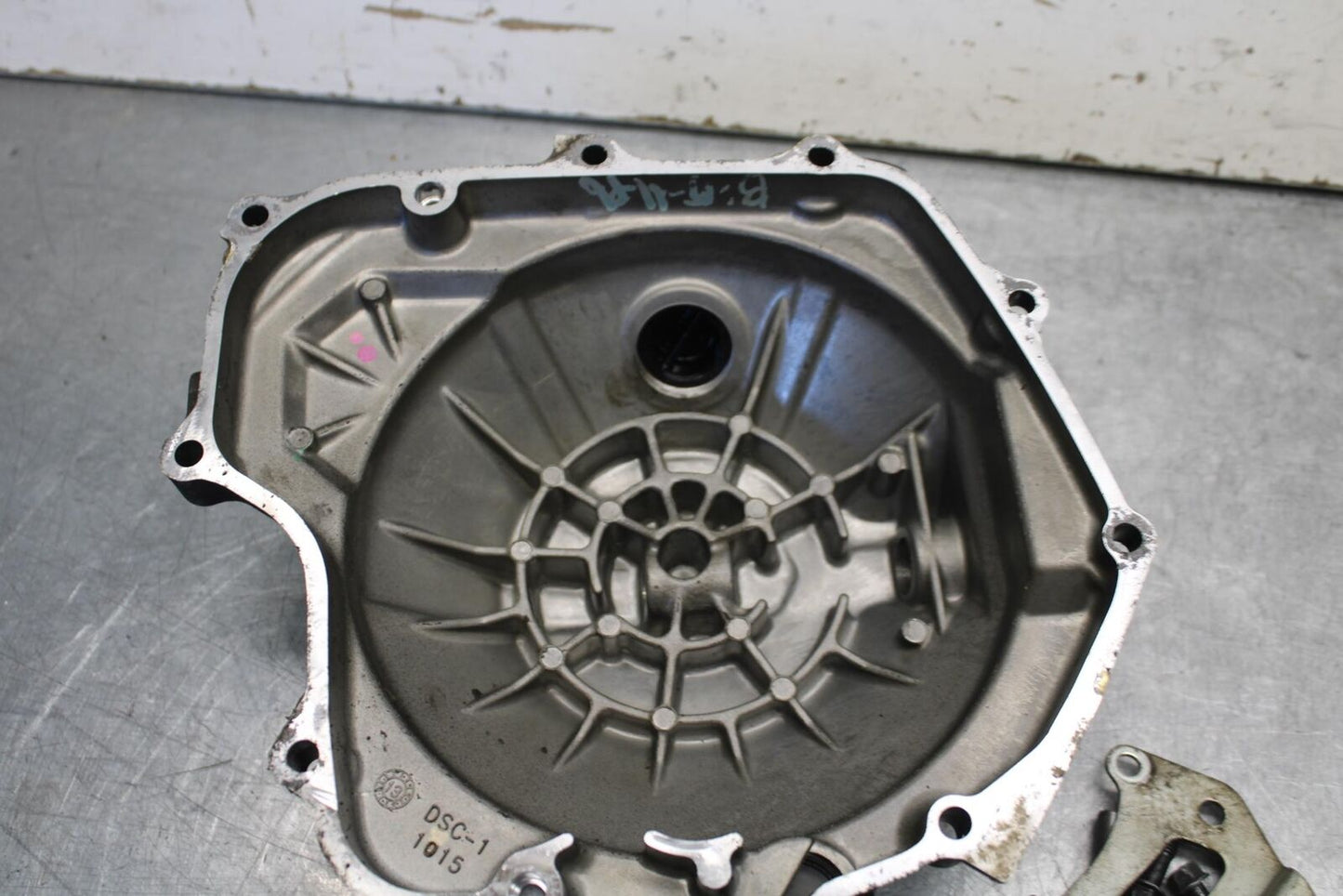 15-16 KAWASAKI EX300 CLUTCH SIDE ENGINE MOTOR COVER BB635