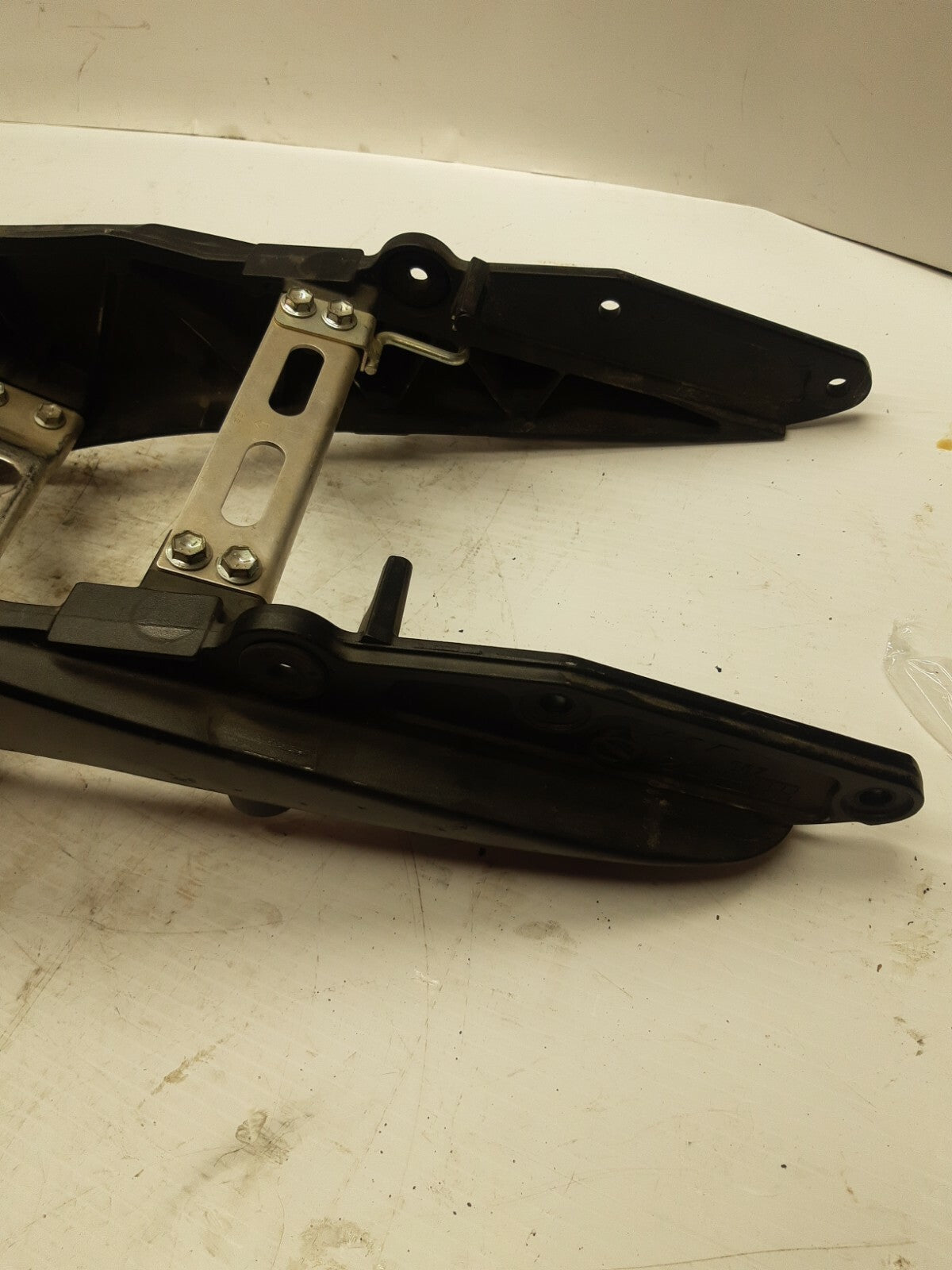 06-07 SUZUKI GSXR600 REAR SUBFRAME BACK SUB FRAME BB245
