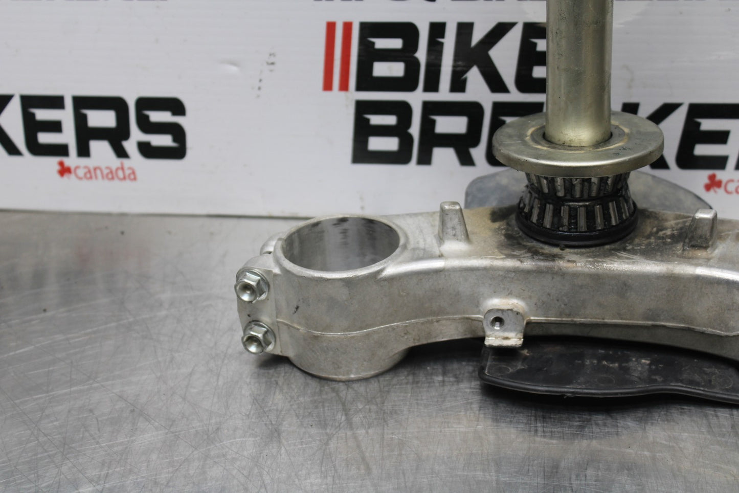 06-07 SUZUKI GSXR 600 FRONT FORKS CLAMP LOWER TRIPLE TREE STEM BB178