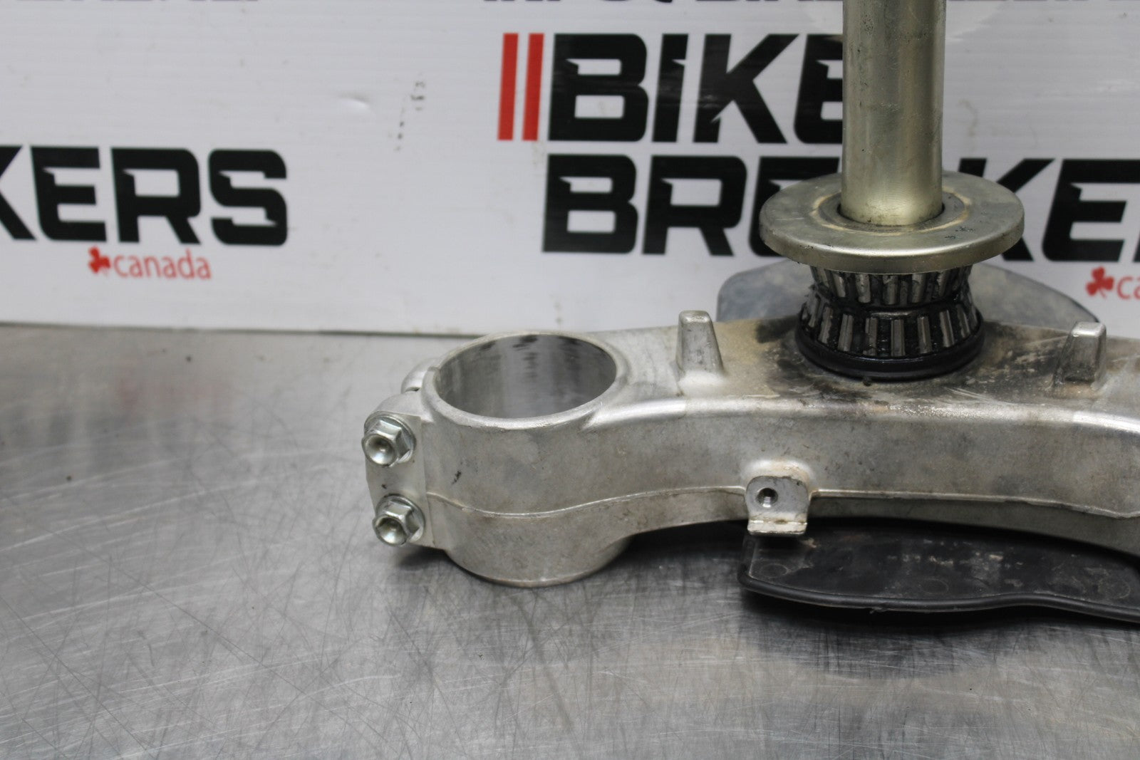 06-07 SUZUKI GSXR 600 FRONT FORKS CLAMP LOWER TRIPLE TREE STEM BB178